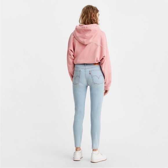 LEVI'S Wedgie Skinny Light Wash Jeans Size 28 - Picture 2 of 8